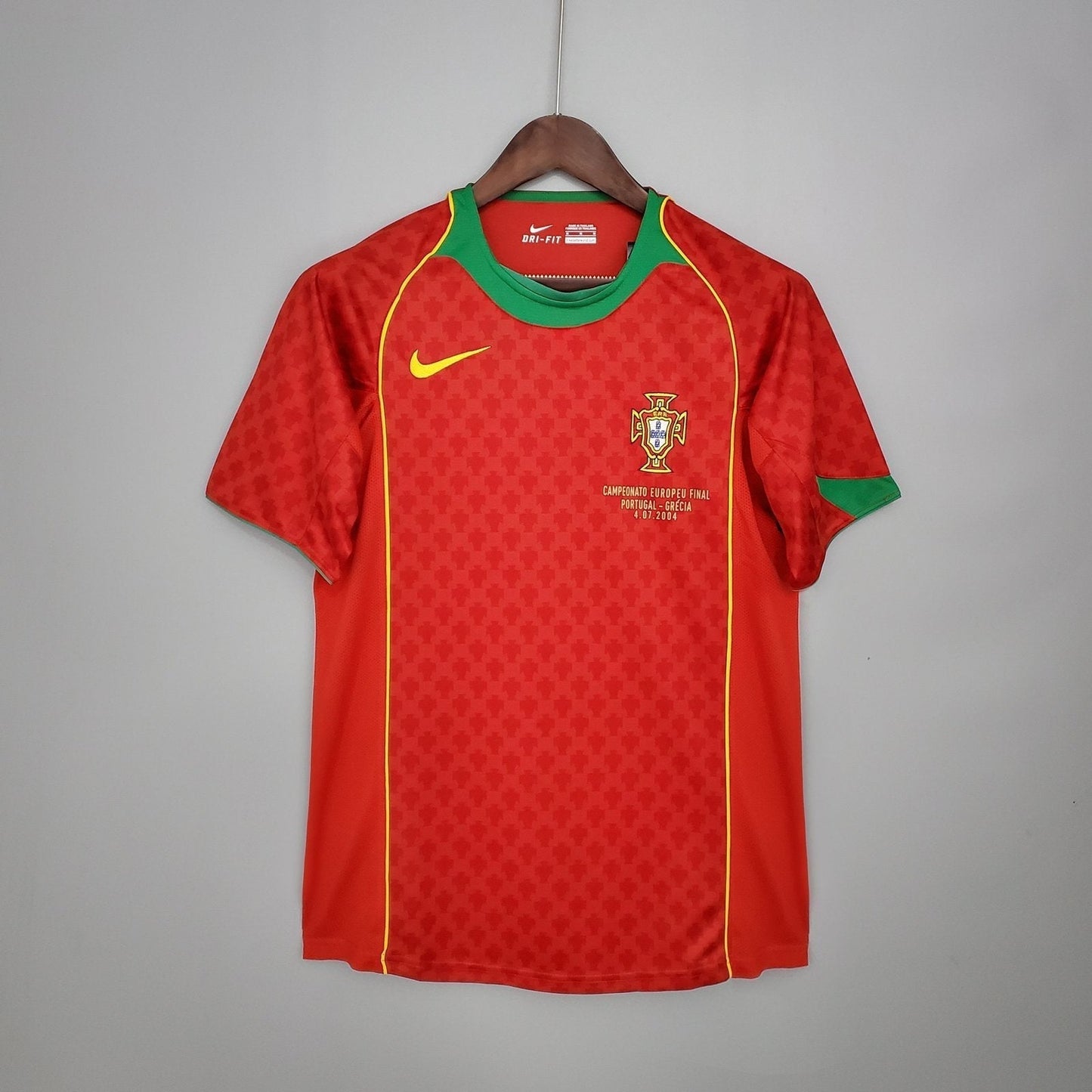 2004 Portugal Home - L image