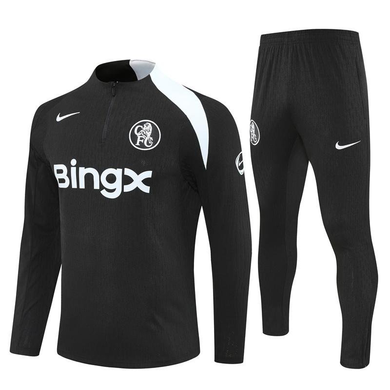 Tracksuit image 0