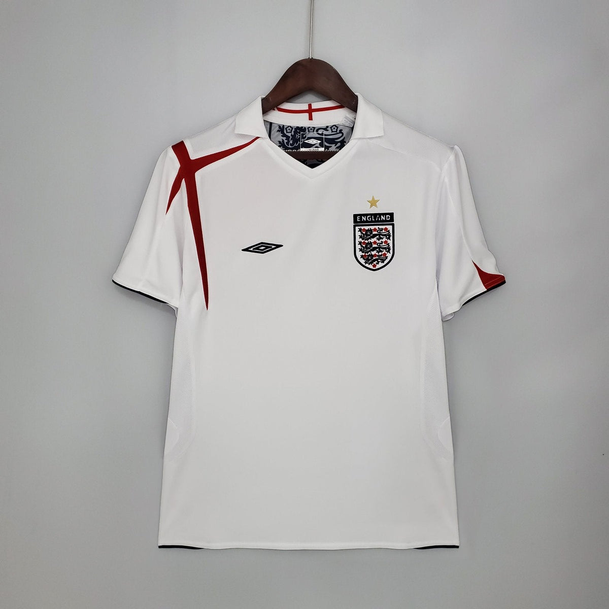 2006 England Home - L image