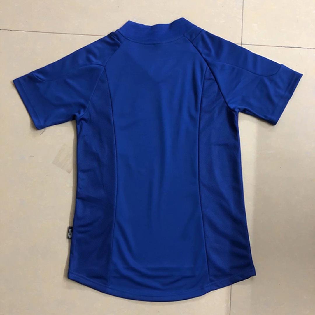 2002 France Home image 1