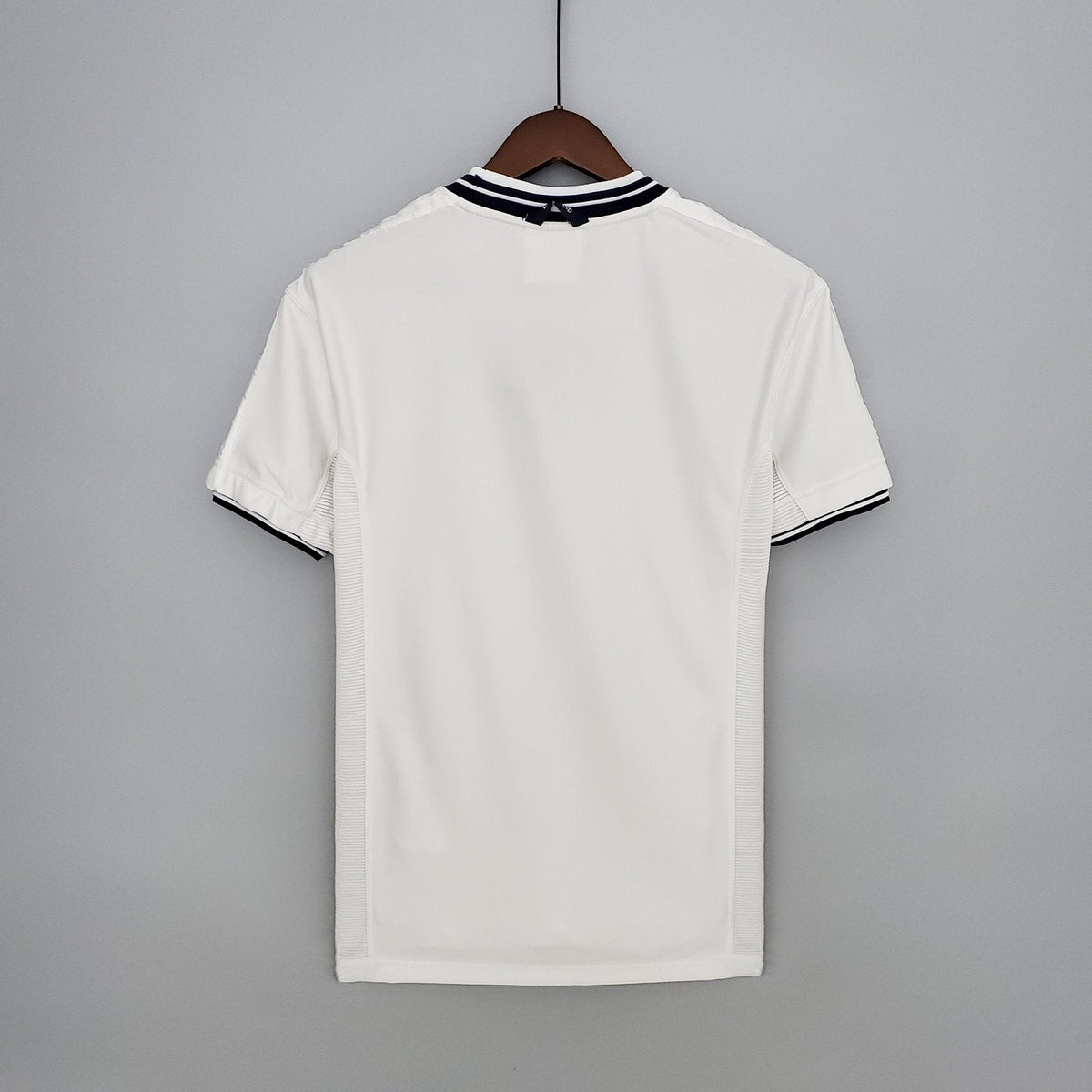 2000 England Home image 1
