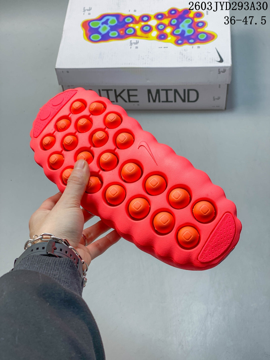 Nike Mind 001