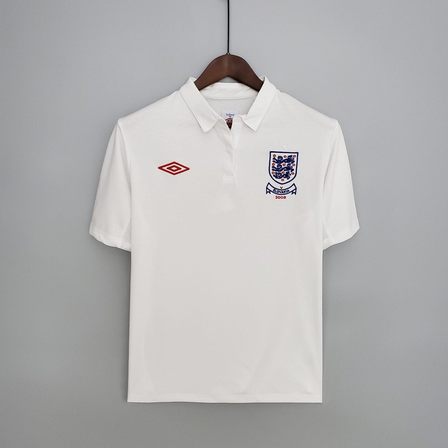 2010 England Home image 0