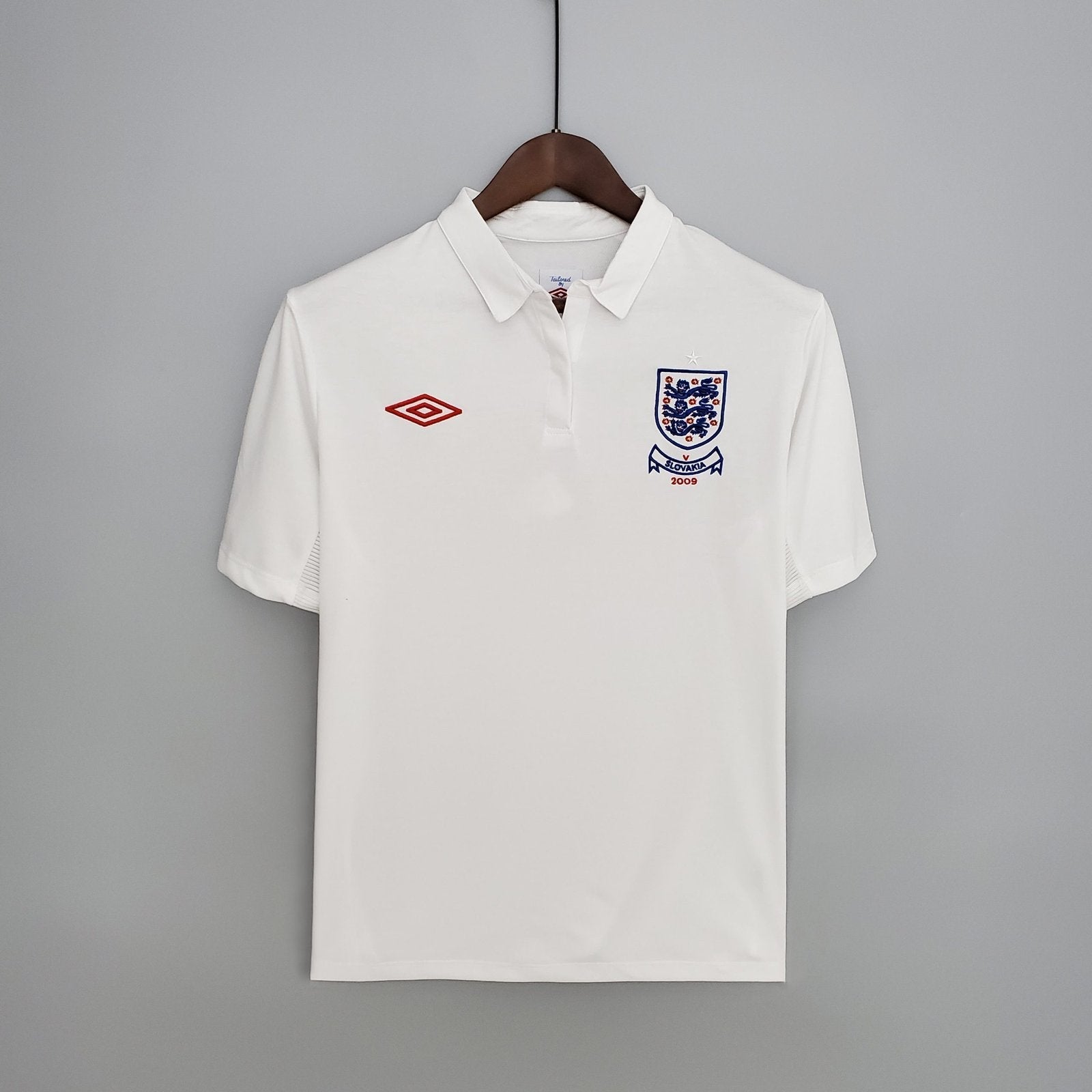 2010 England Home - L image