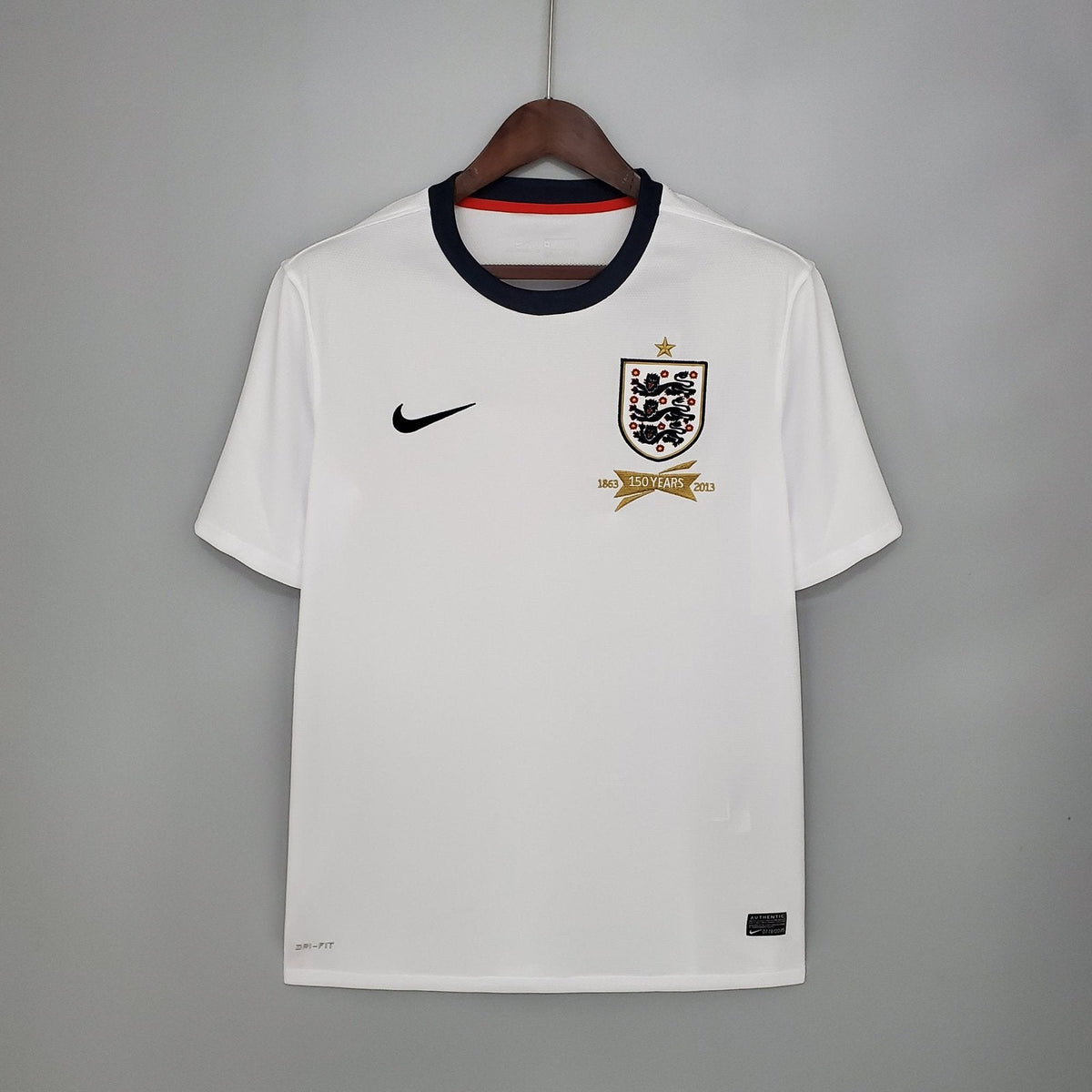 2013 England Home image 0