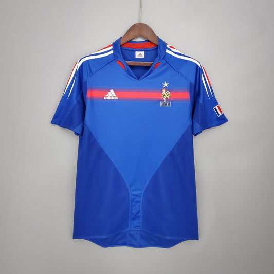 2004 France Home image 0